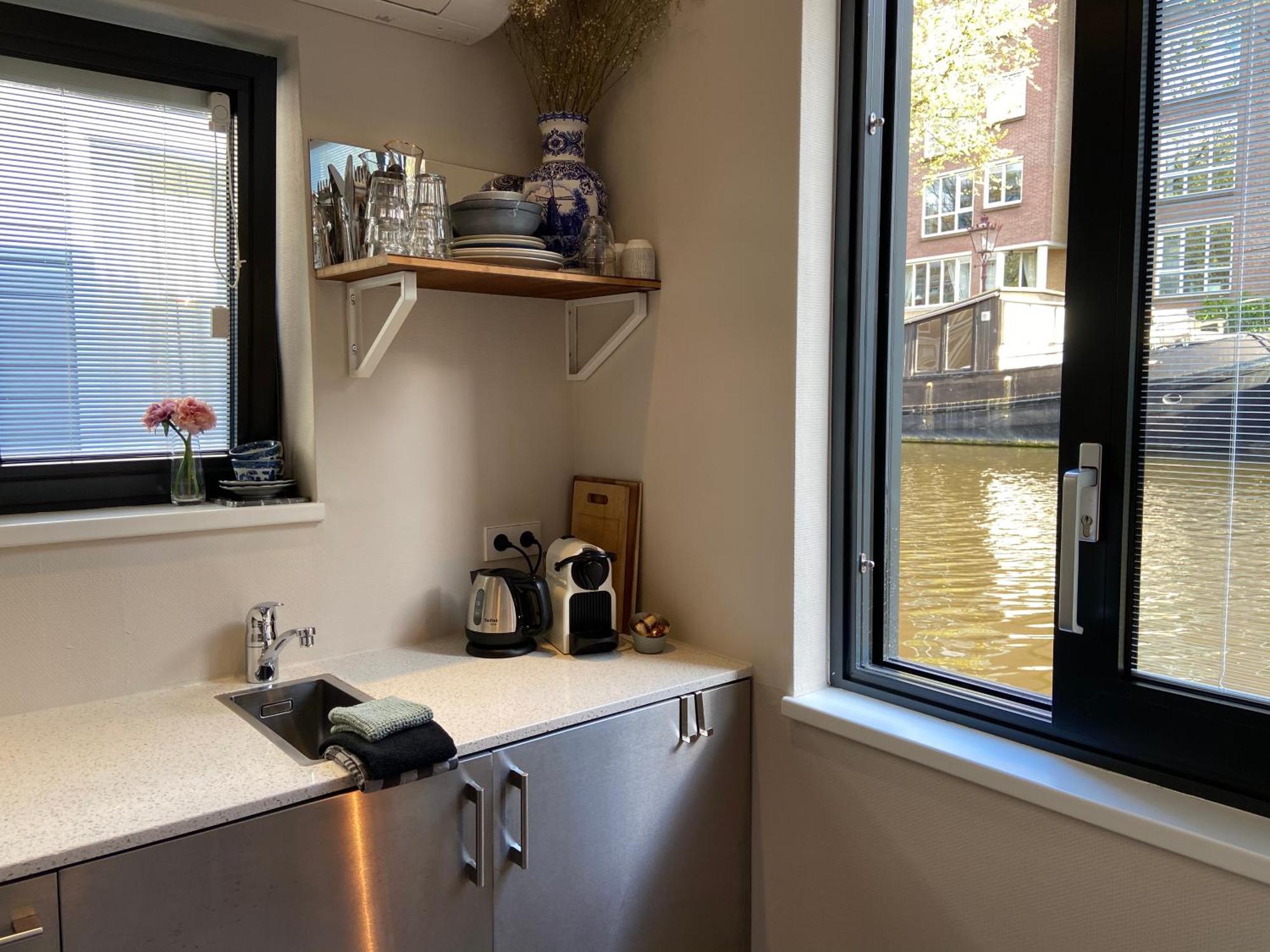 Hotel Houseboat Sophia Ámsterdam Exterior foto